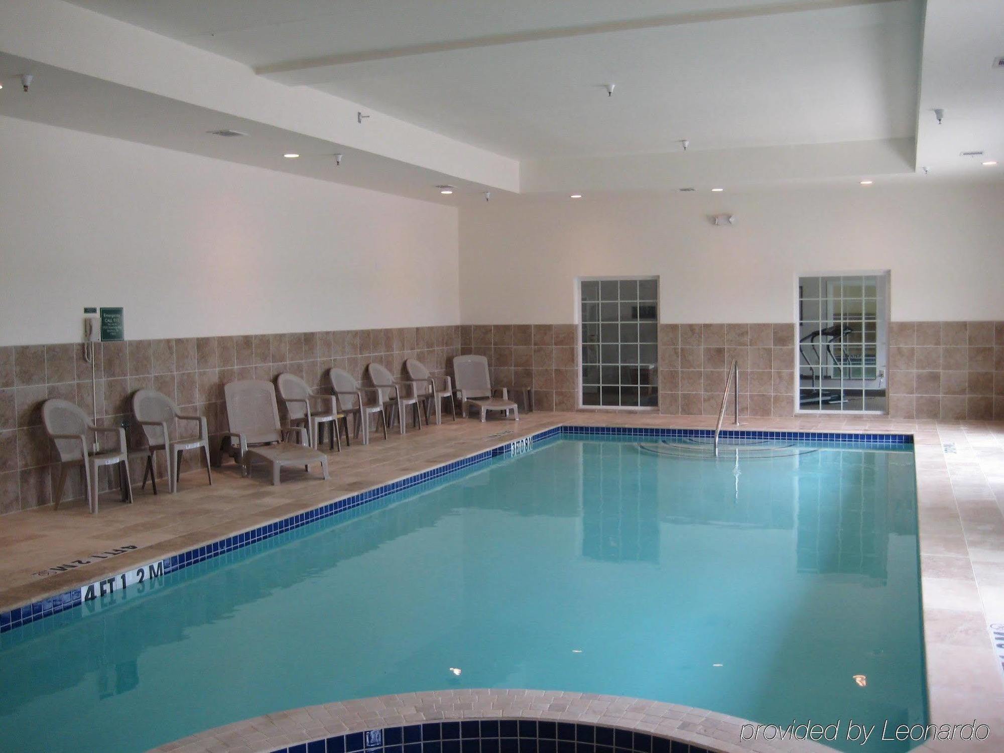 Baymont Inn & Suites Бренем Экстерьер фото